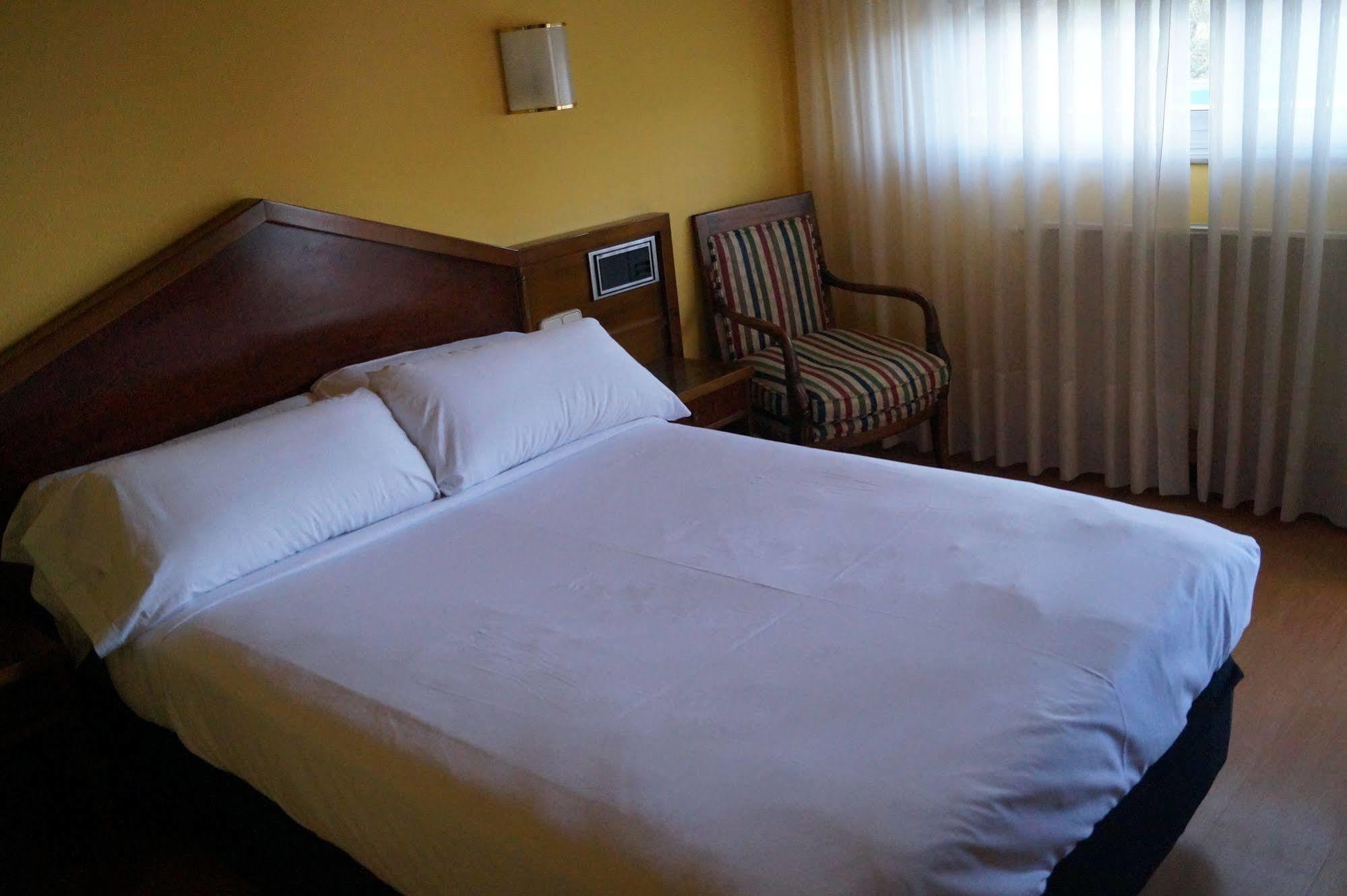 B&B Hotel Oviedo Viella  Exterior photo